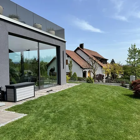 Helle Lichtdurchflutete Daire Karsau