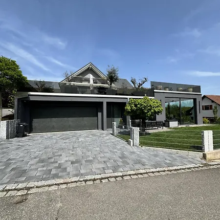 Helle Lichtdurchflutete Apartment *