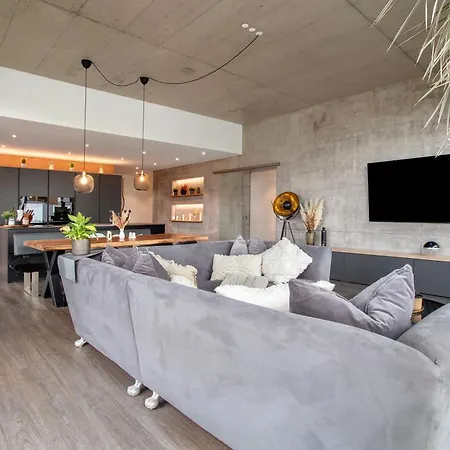 Helle Lichtdurchflutete Apartment Karsau