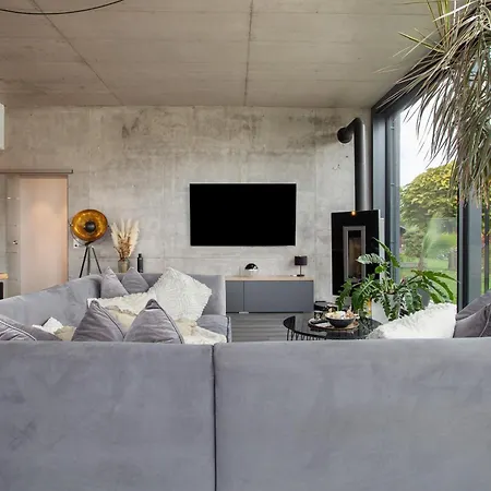 Helle Lichtdurchflutete *