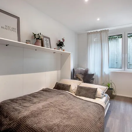 Helle Lichtdurchflutete Daire Karsau